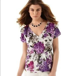 Floral V-Neck Short Flutter Sleeve Top in Purple and White